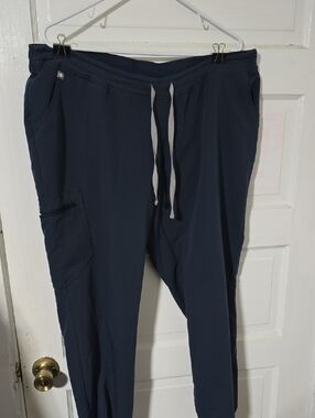 Figs Maternity Style